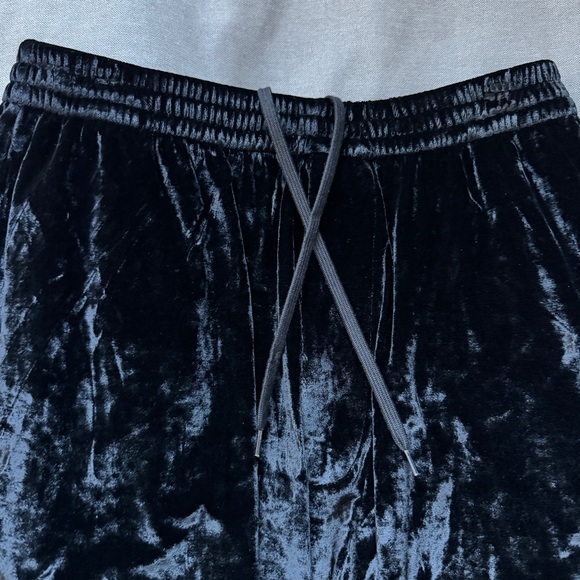 BALENCIAGA Unisex Velvet Shorts NWT - Picture 6 of 8